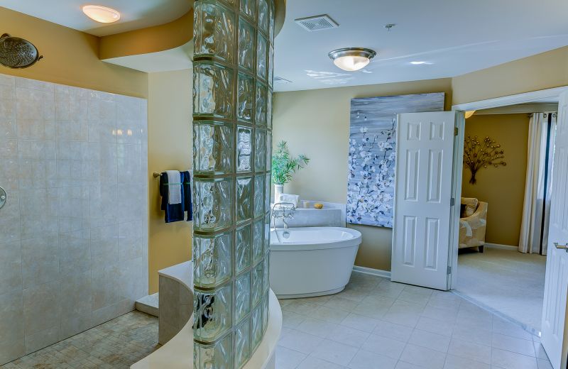 Best Bathroom Renovation Contractors in Rice Lake, WI